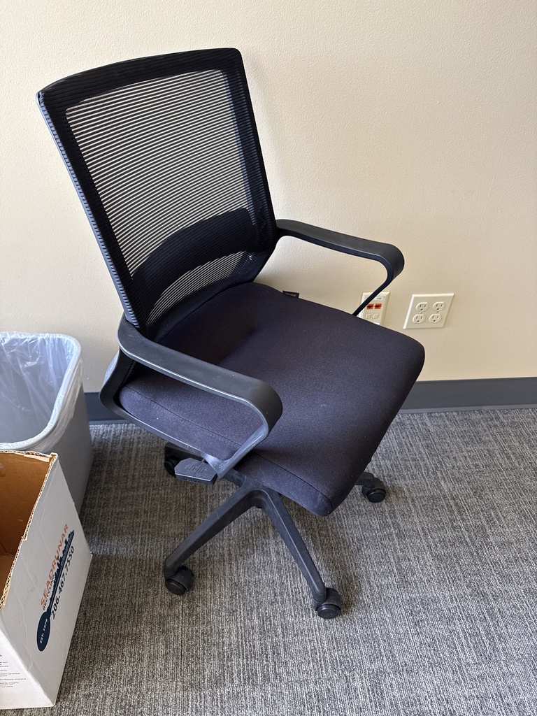 TASK CHAIR