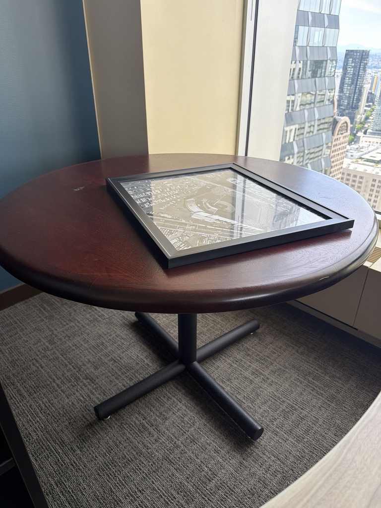 42x29 ROUND TABLE