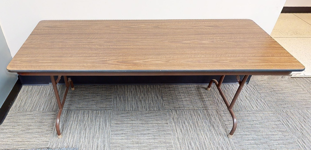 Folding table