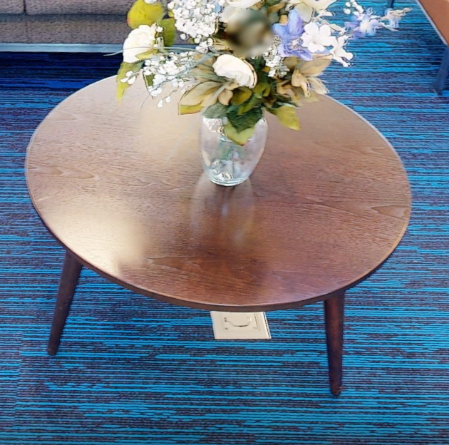 Round coffee table
