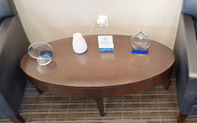 Oval coffee table