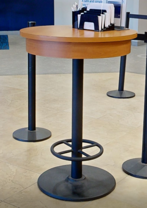 Standing round lab table