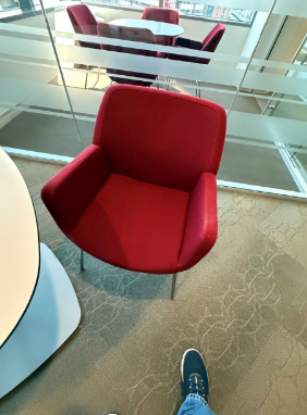 MEETING CHAIRS  RED FABRIC - 4 LEGGED
