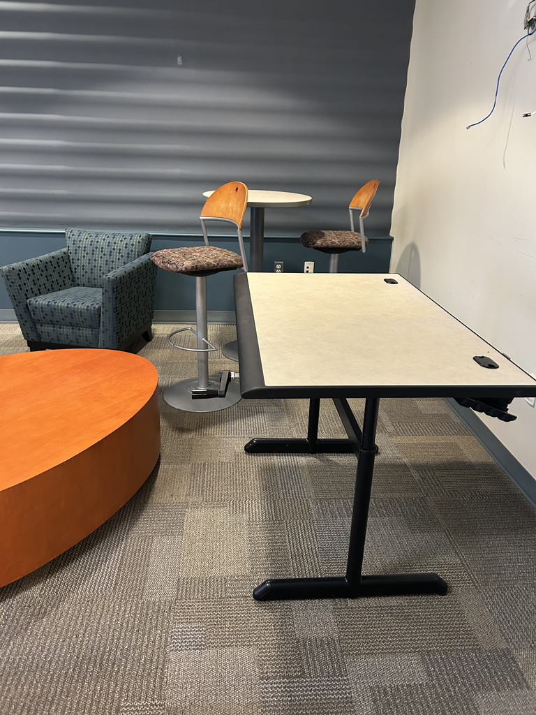 TABLE WITH WHITE TOP