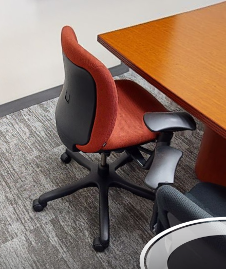 Red task chair w/arms