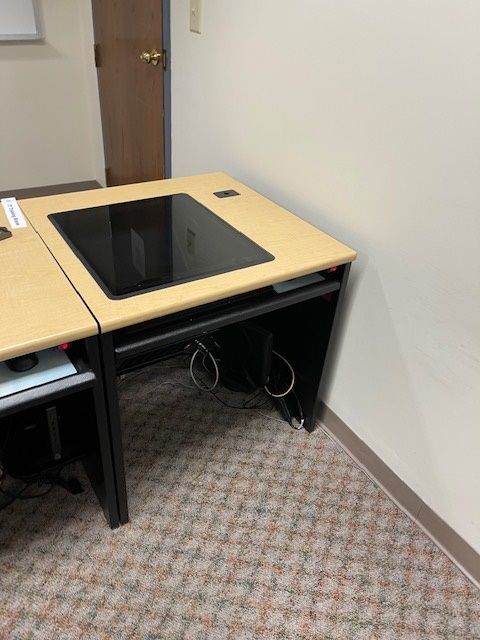 Maple, Individual unit with glass window, keyboard tray Desk - 1Ped/Drawer 30''x30''