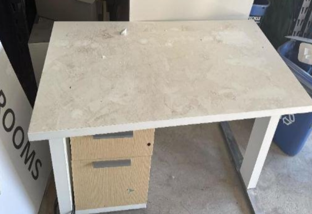 Adjustable desk