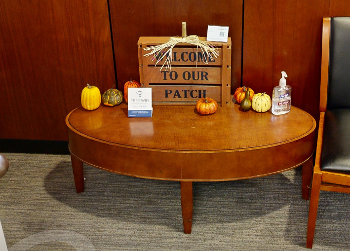 Oval coffee table