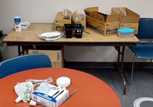 Folding table