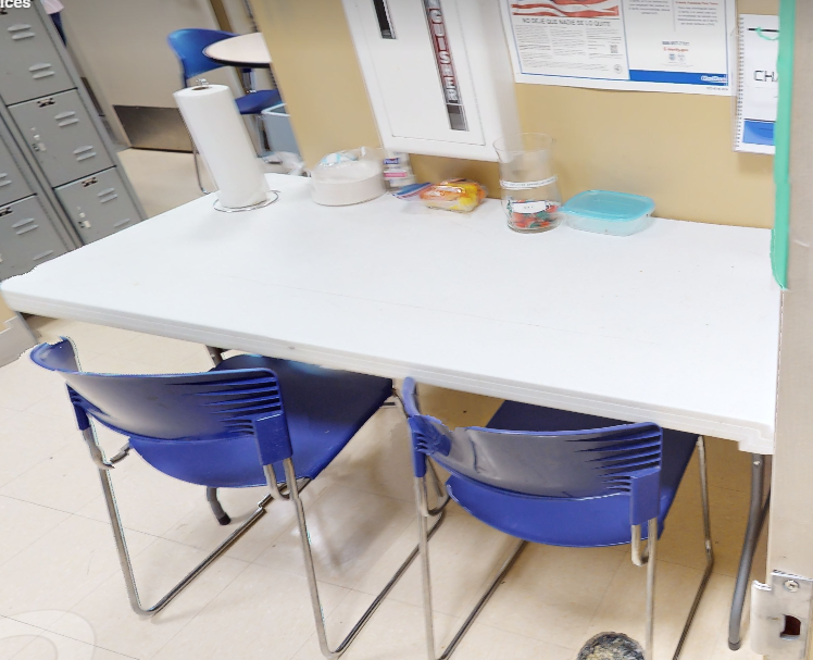Folding table
