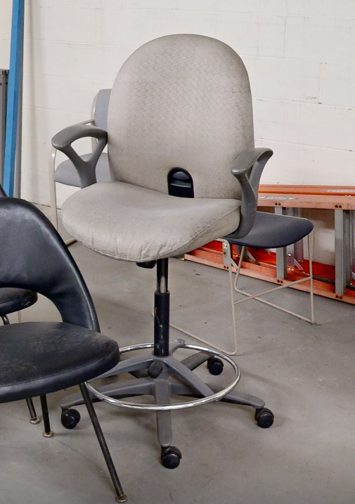 grey teller task chair w/arms