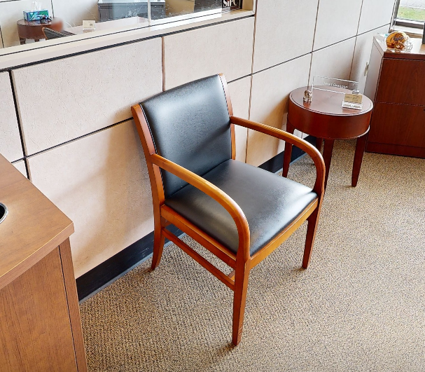 Bkack guest chair