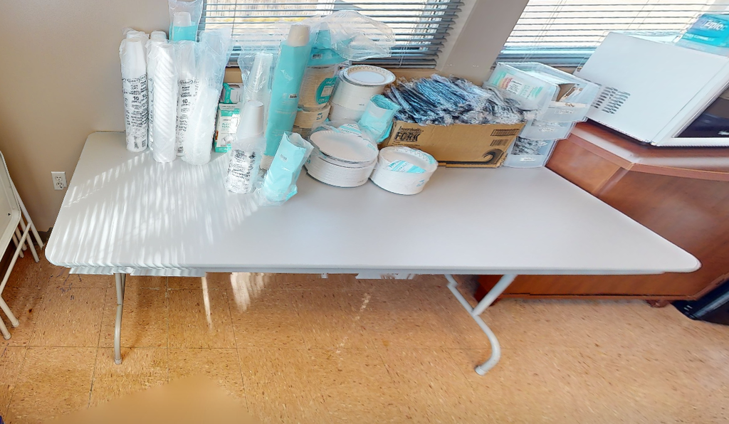 Folding table