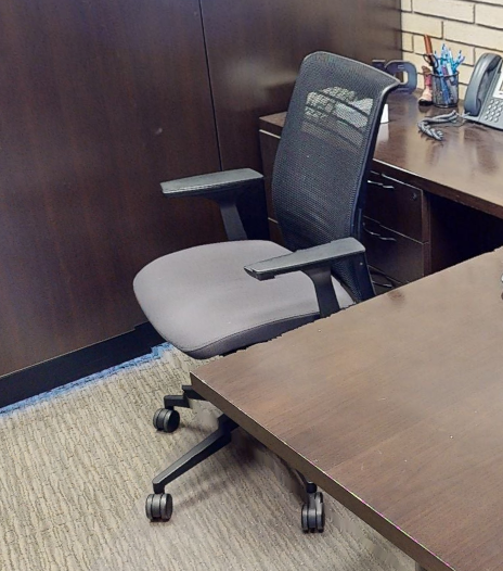 Task chair, with arms