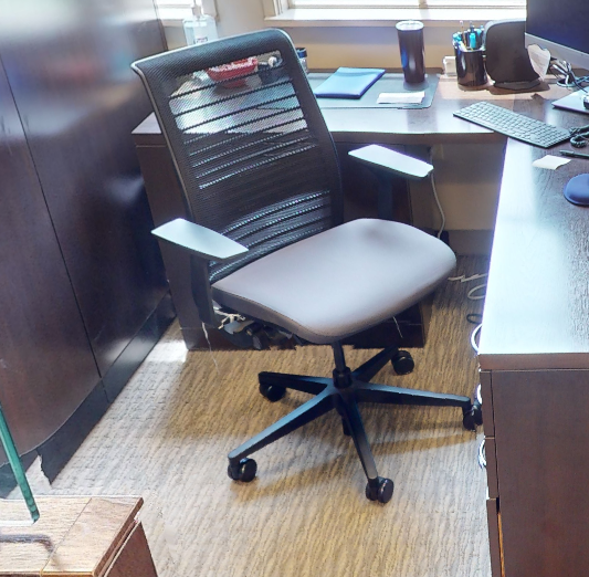 Task chair w/arms