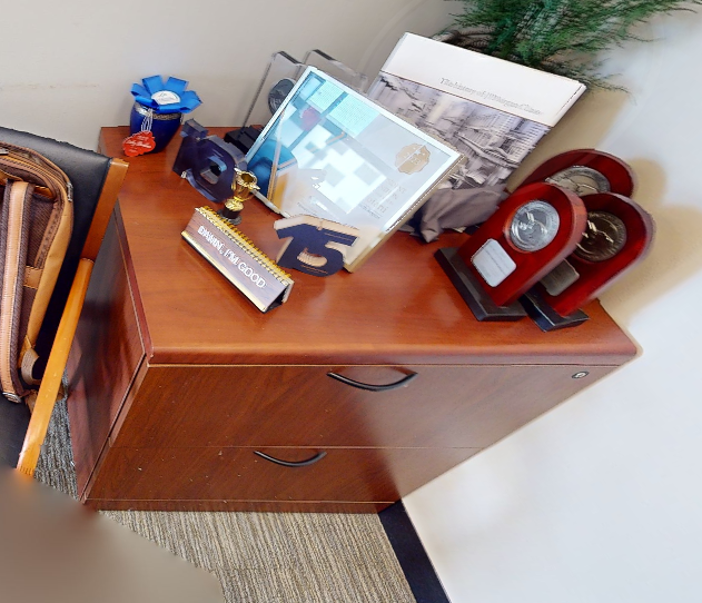 2D lateral credenza