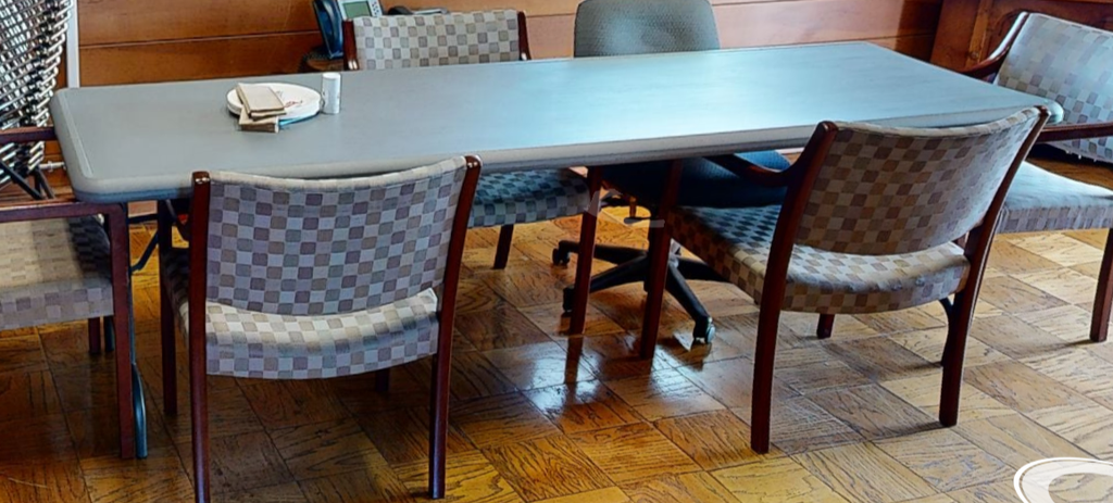 Folding table