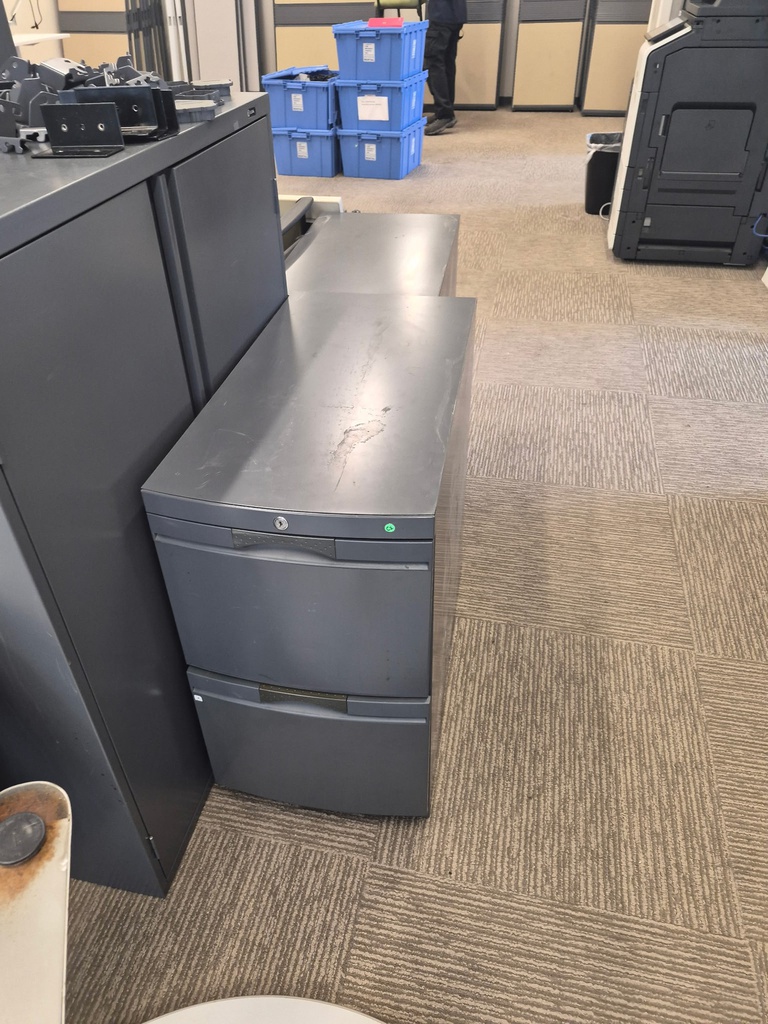 Pedestal - Metal