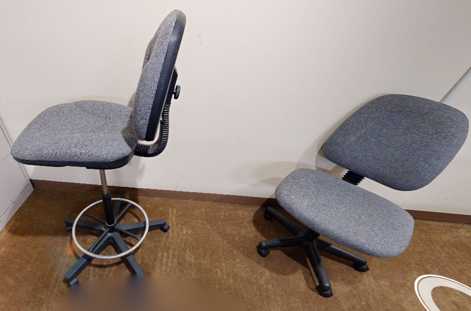 Blue adjustable task chair no arms