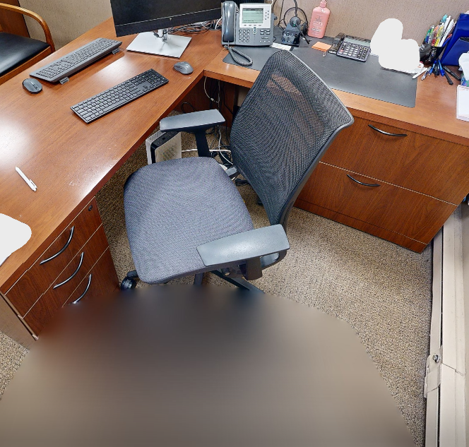 Task chair with arms