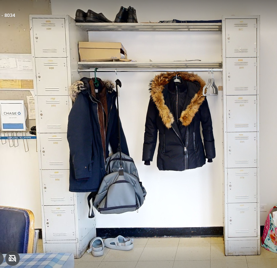 6-bin locker