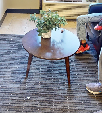 Round coffee table