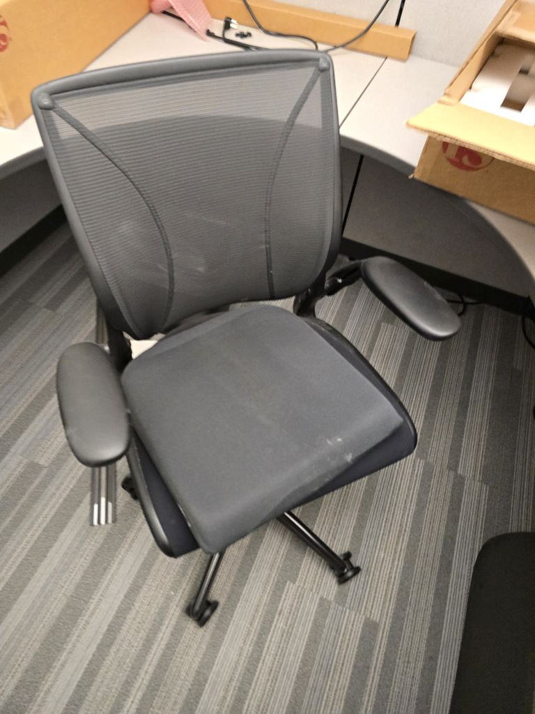 Black chairs w arms