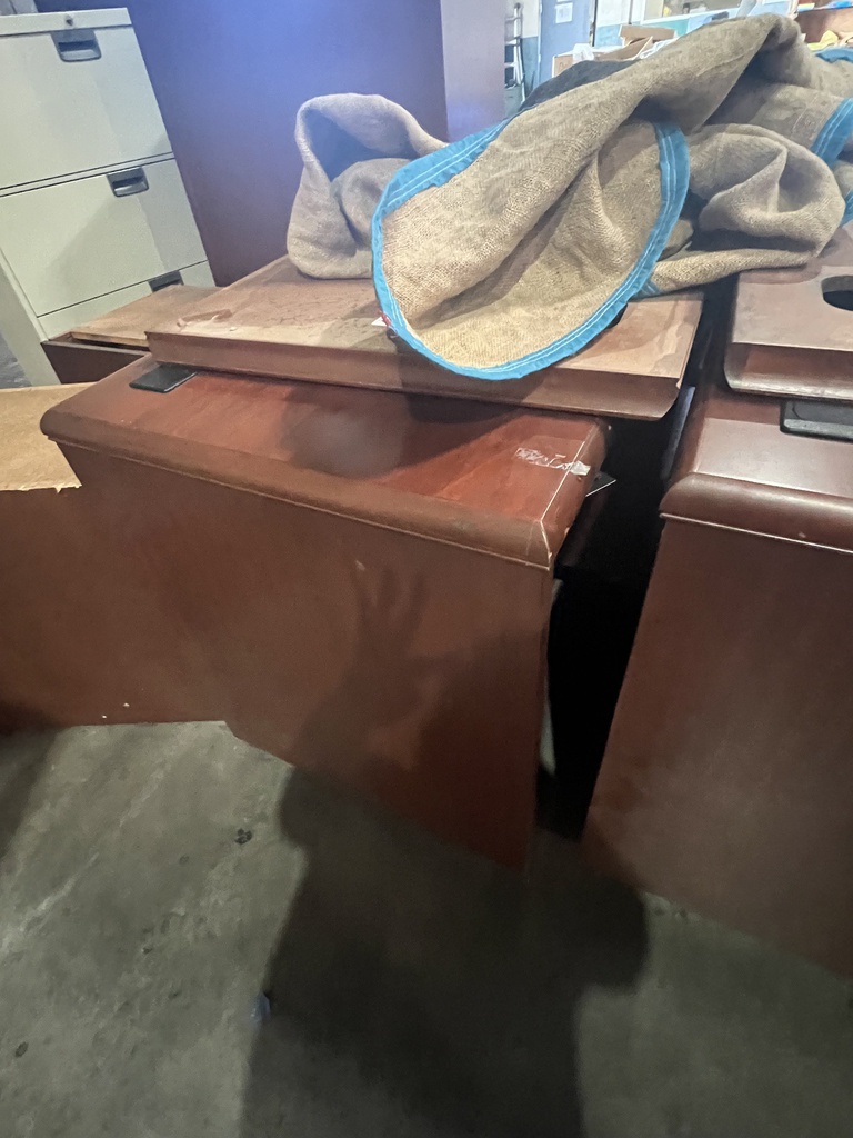 Full desk with return