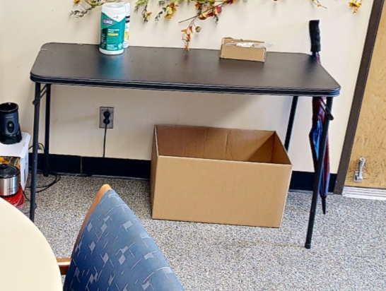 Folding table