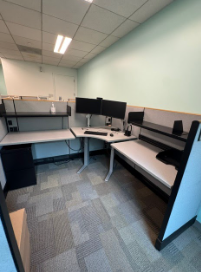 WORKSTATIONS (2 PICS)