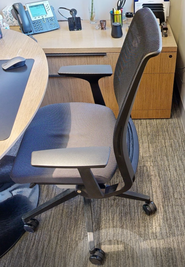 Blk &amp; grey task chair with arms