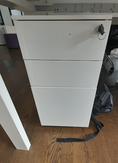 Narrow white steel pedestal