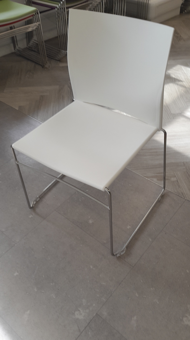 Stackable meeting chair (White)