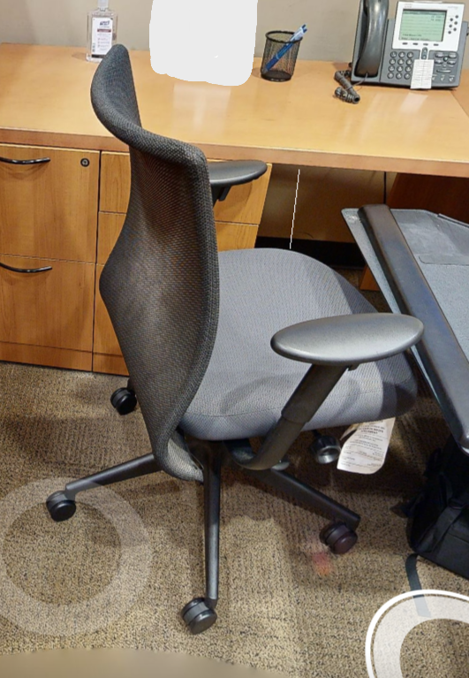 Task chair with arms
