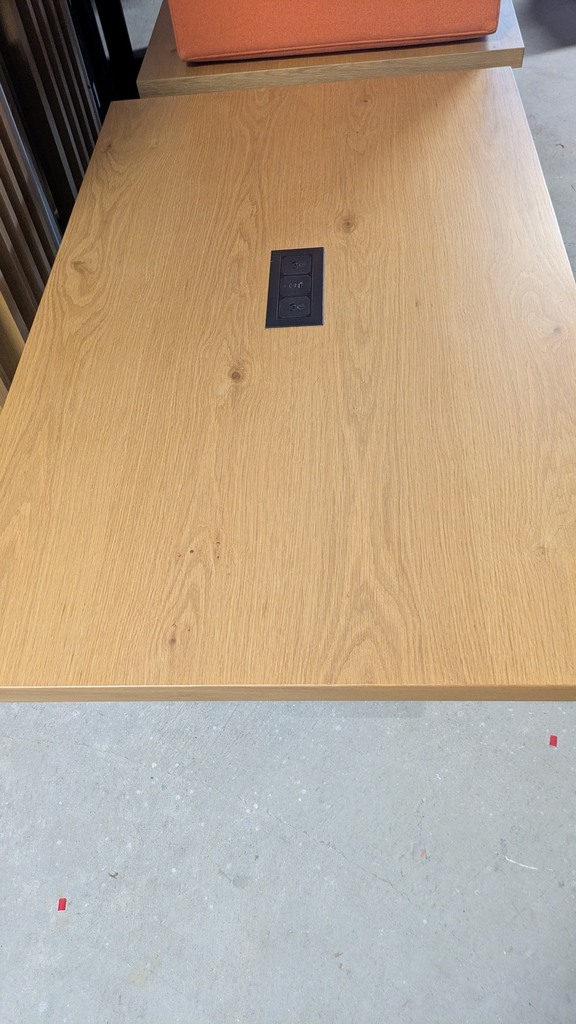 Meeting table