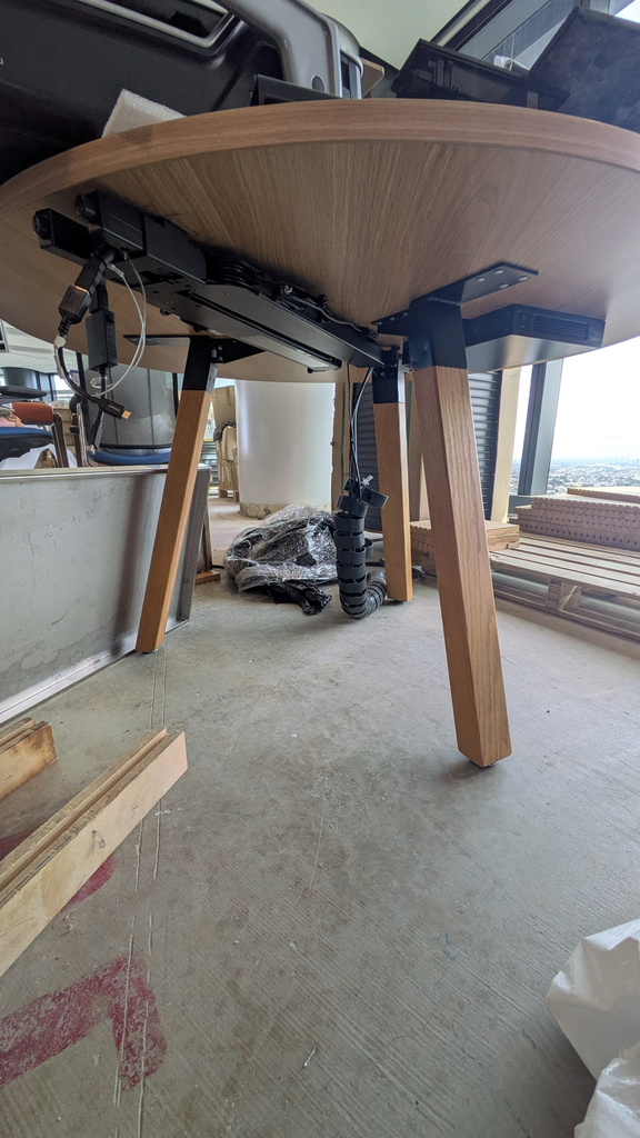 Meeting table - round