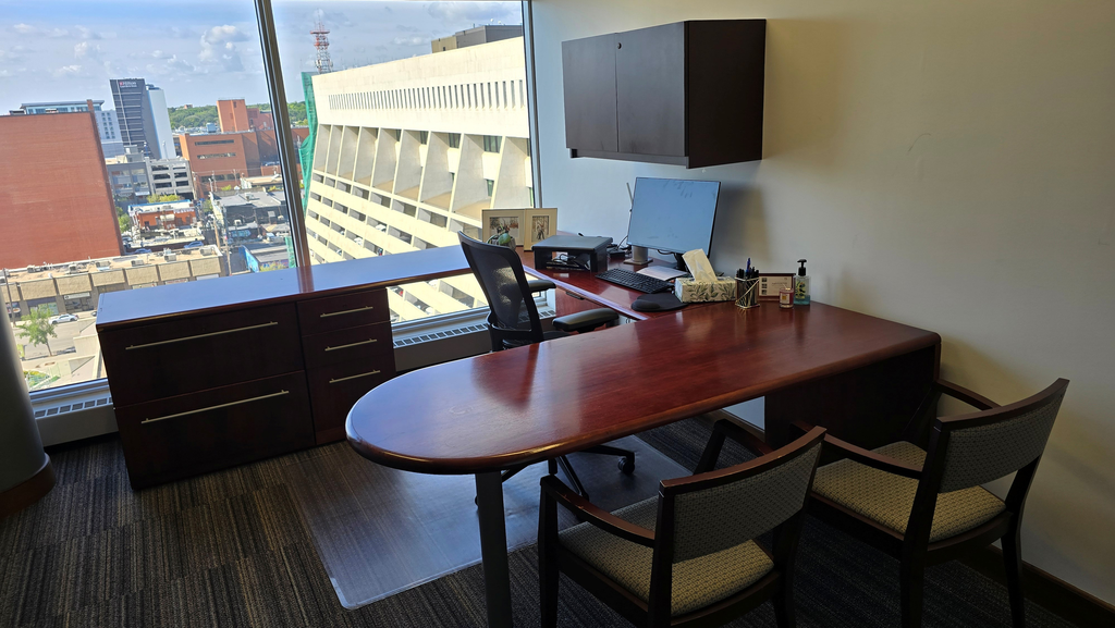 U Desk