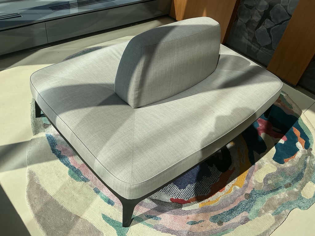 Open area bench 