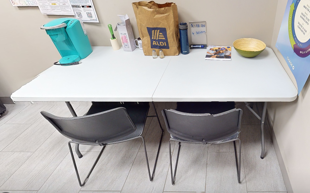 Folding table