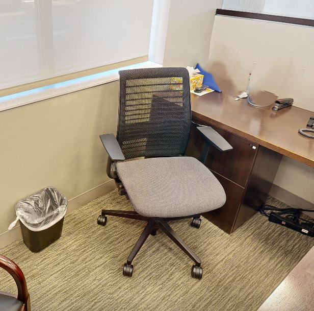 Task chair, with arms