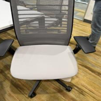 TASK CHAIR