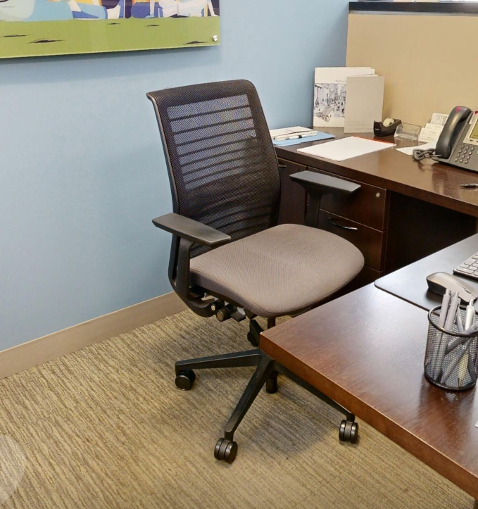 Task chair, with arms