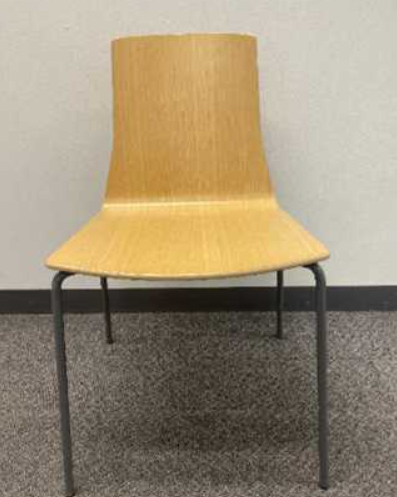 Coalesse Stackable Plywood Chair
Metal 4-legs base