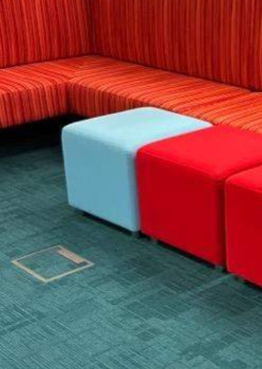 Pouf
Blue fabric upholstery
