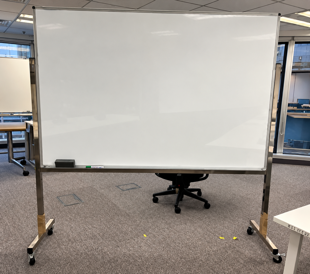Mobile Whiteboard
Aluminium frame with castors