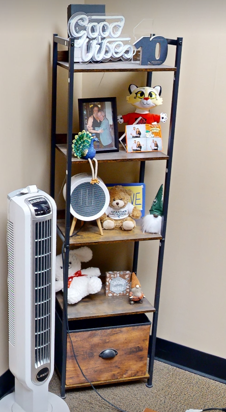  Metal bookcase + Drawer