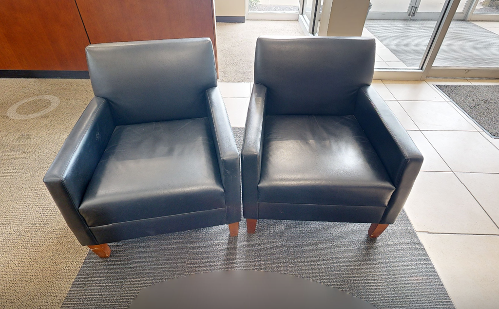 Black lounge chair
