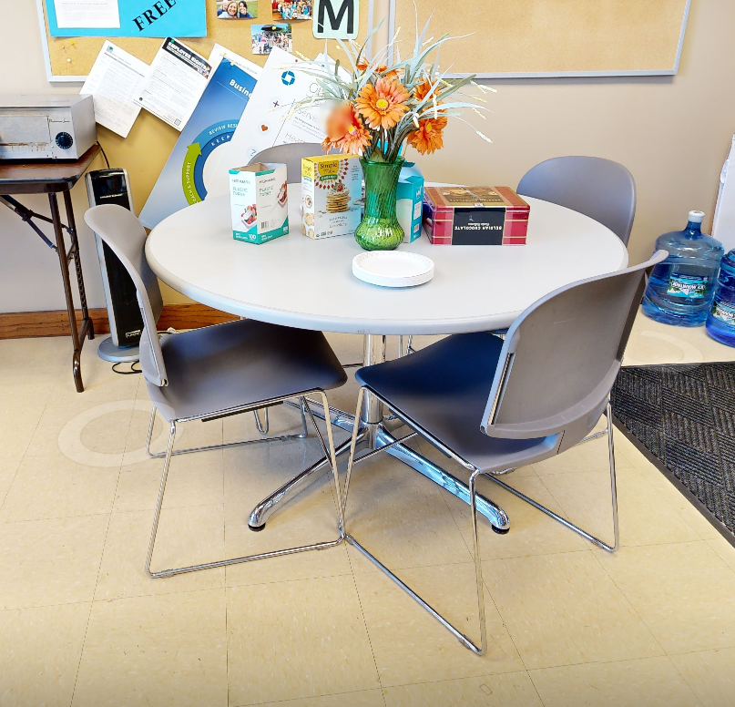 Round meeting table