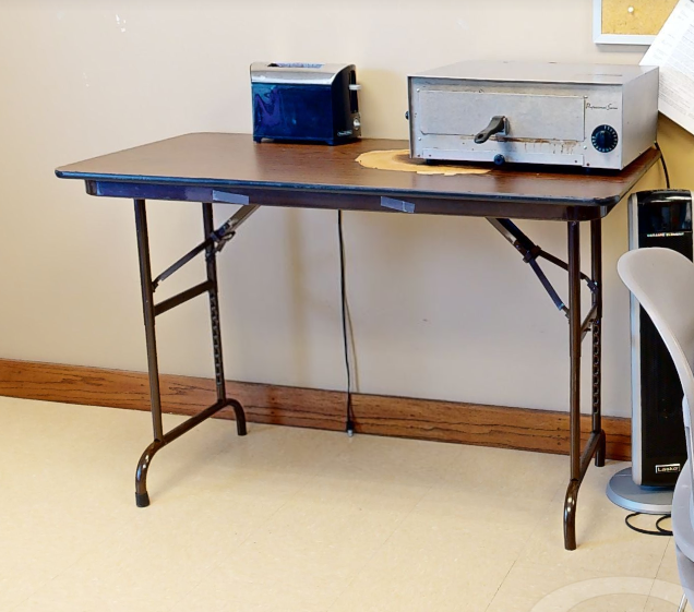 Folding table