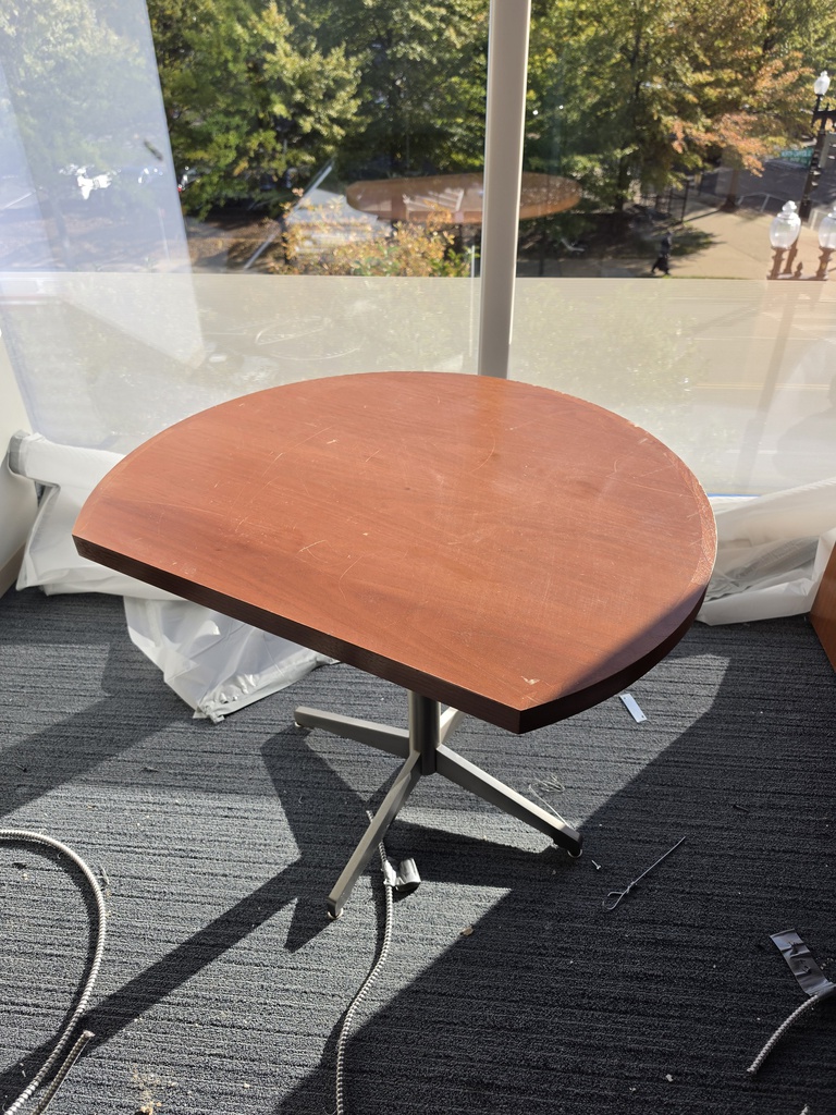 36 x 30 x 30 Table Partial Round (damaged)
